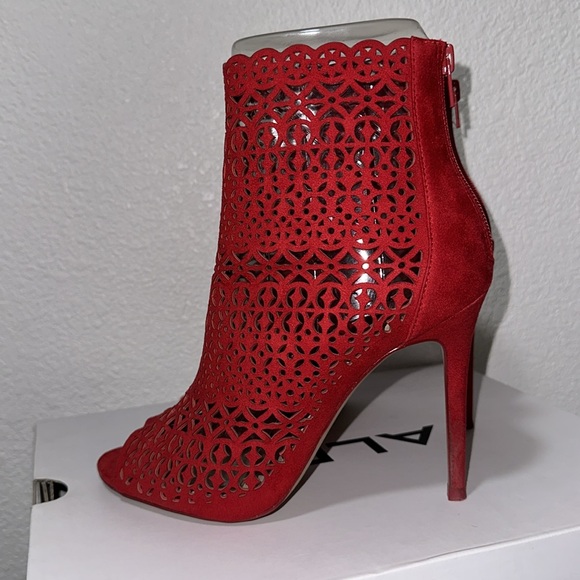 Heel Boot - Picture 3 of 8